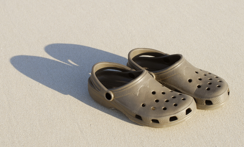 1 6 scale doll crocs nearby